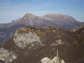 SALITA AL MONTE MAGNODENO LUNGO IL SENTIERO ATTREZZATO DELLA CRESTA DI GIUMENTA - FOTOGALLERY